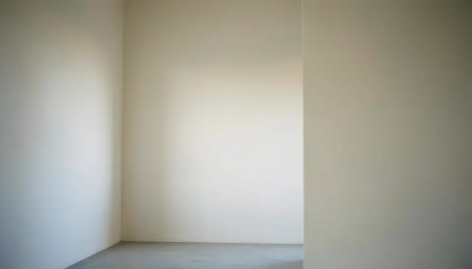 গ্রামীণ এলাকায় খাটানোর চিত্র, তালি কাটা হয়েছে